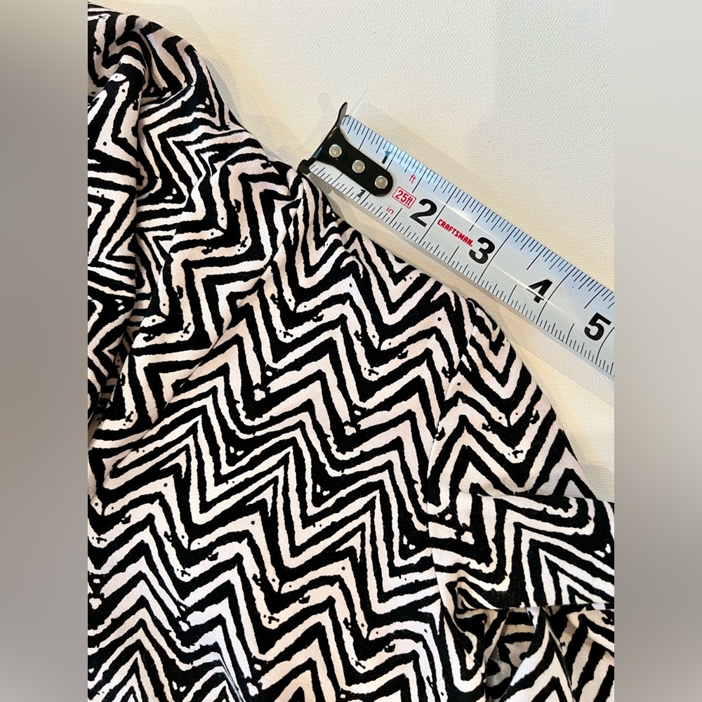 Chelsea & Theodore Black and White Zigzag Tunic - Picture 10 of 16